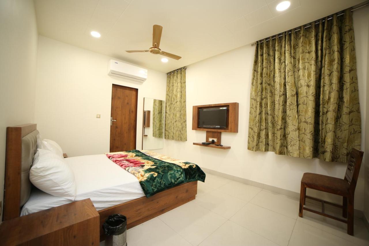 Hotel Devens Jaipur Buitenkant foto